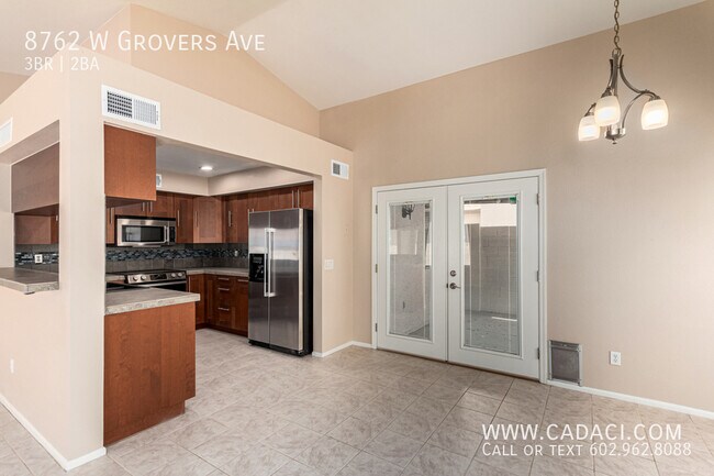 Building Photo - 8762 W Grovers Ave