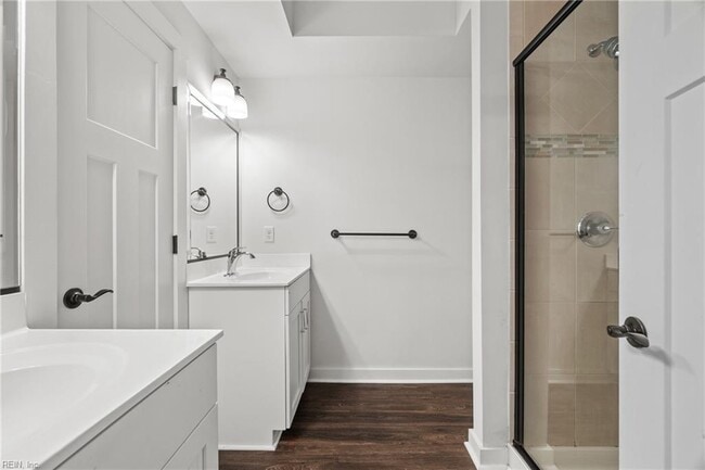 Building Photo - 7922 Shore Dr