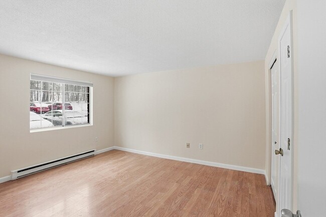 Building Photo - 386 Great Rd