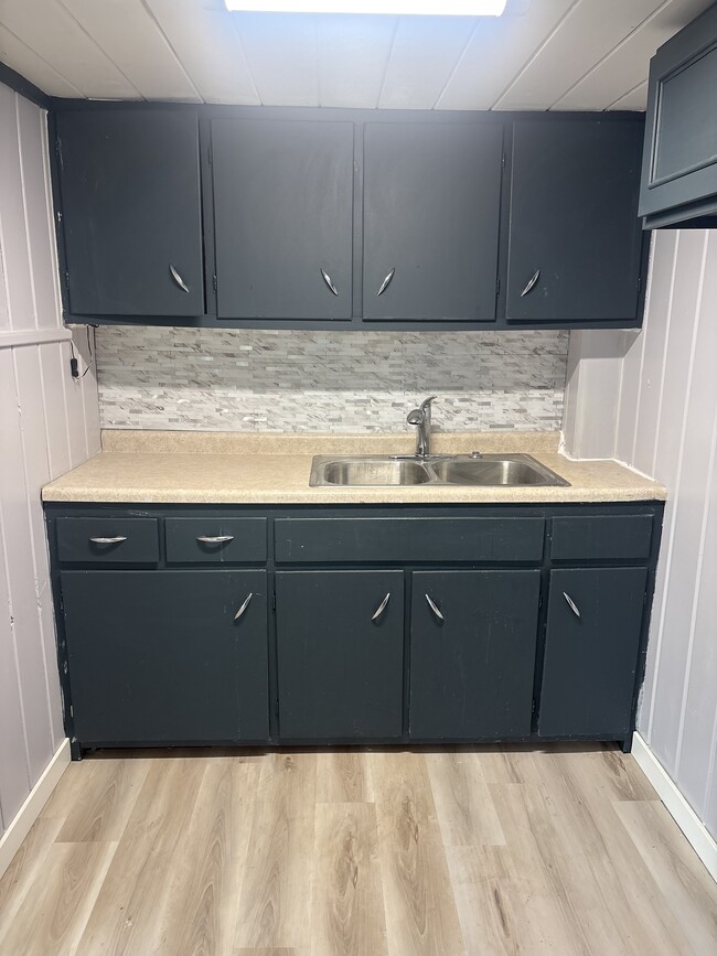 Building Photo - 2806 Madonna Dr