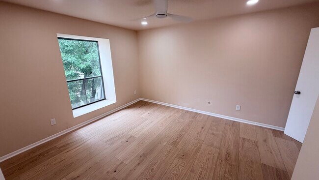 Building Photo - 8435 Hearth Dr