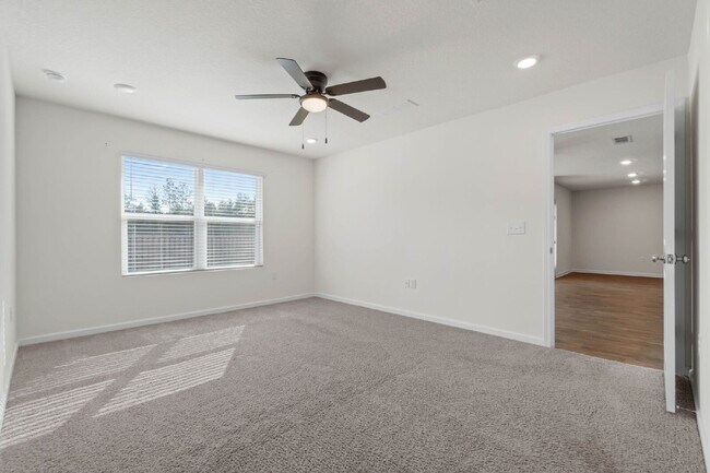 Building Photo - 1047 Limpkin St