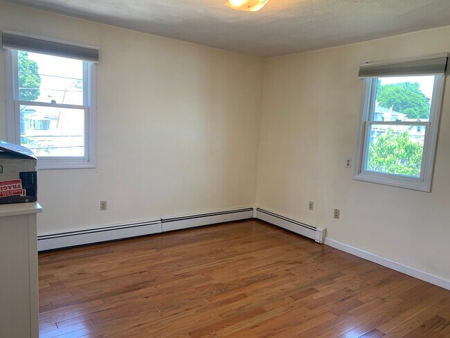 Building Photo - 589 Riverside Ave