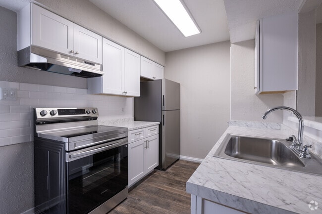 Interior Photo - Signature at Southfield