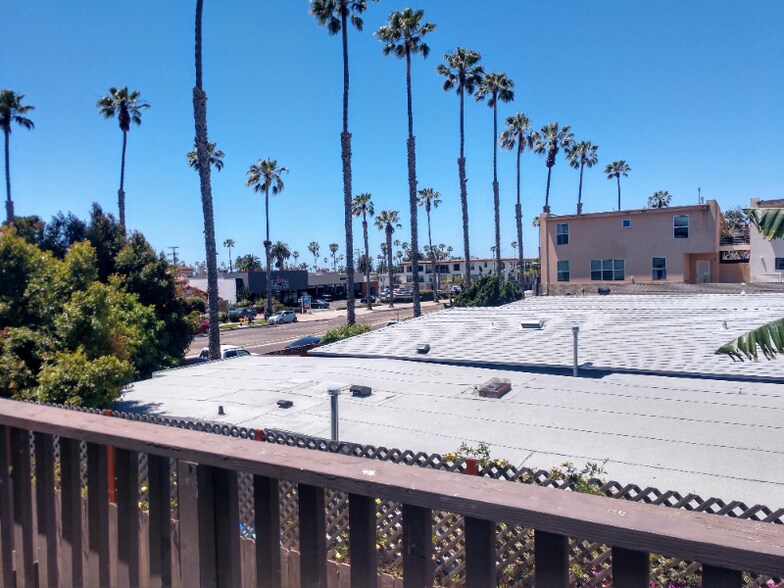 Building Photo - 1070 Grand Ave