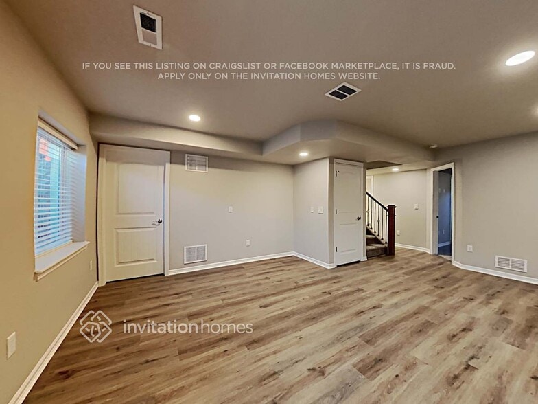 Building Photo - 10882 Aliso Dr