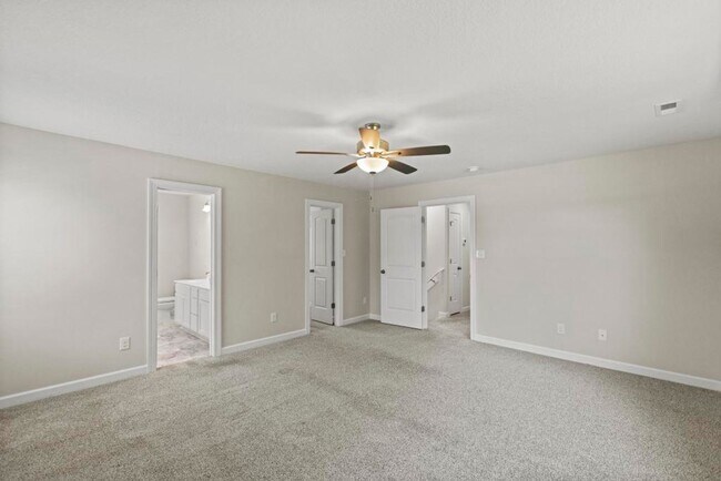 Building Photo - $500 off 1st Month's Rent! Convenience to Camp Lejeune!