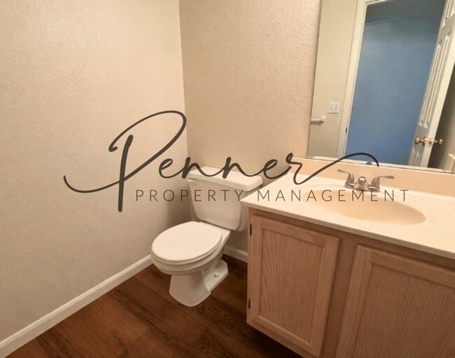 Building Photo - 4617 NE Whispering Winds Dr