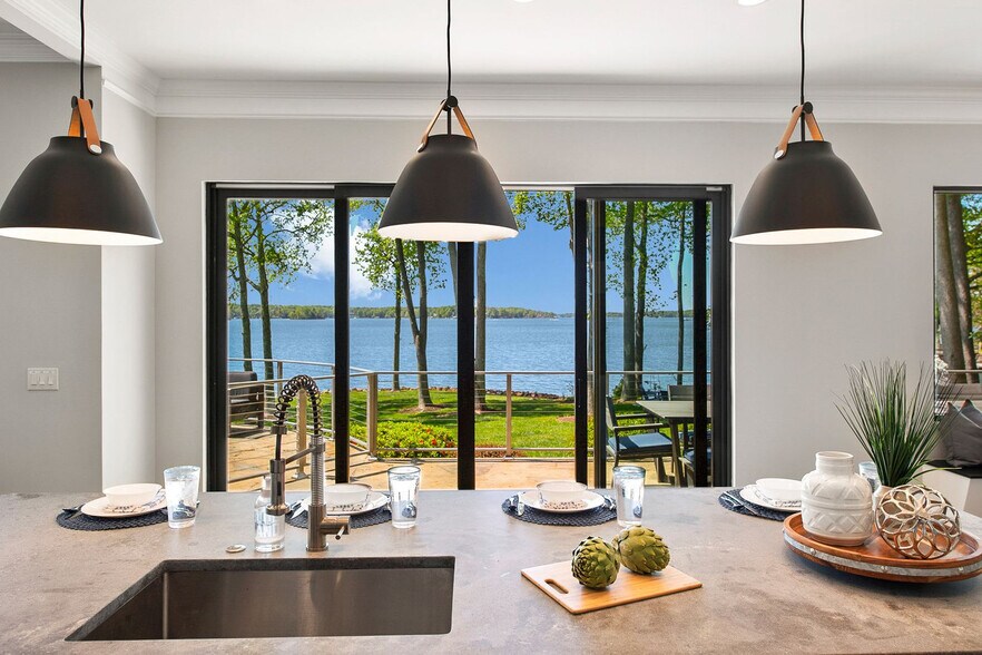 Building Photo - 233 Paradise Peninsula Rd