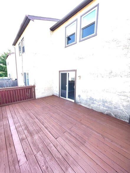 Building Photo - 1705 Walnut Ridge Est