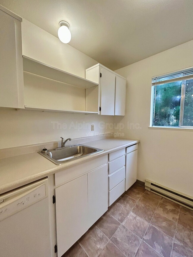 Building Photo - 12400 SW Chaps Ct