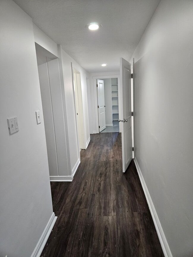 Building Photo - Great 5-Bed 2-Bath House in Bountiful