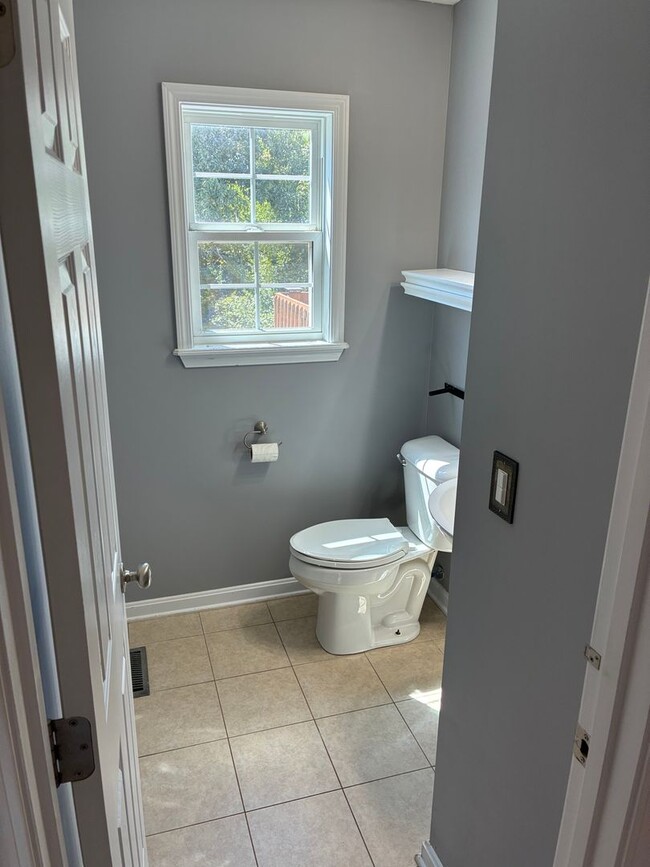 Building Photo - **ELIZABETHTOWN INDEPENDENT SCHOOL DISTRICT**