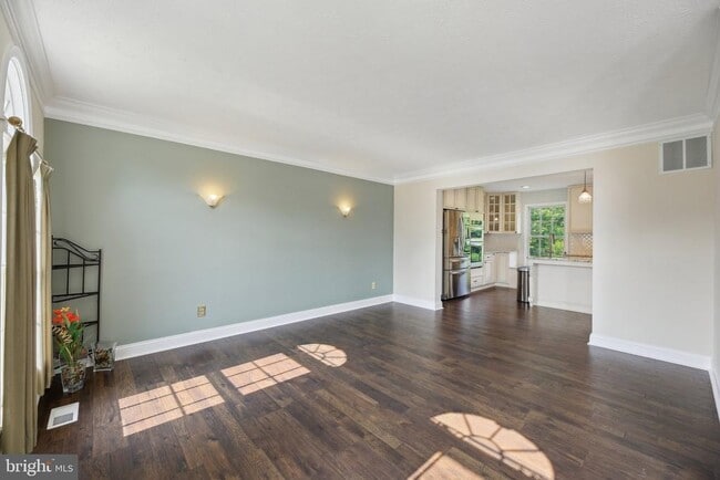 Building Photo - 2042 Clarkson Dr