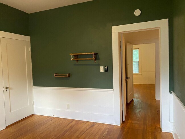 Building Photo - 2 BEDROOM WITHIN WALKING DISTANCE TO UMHB