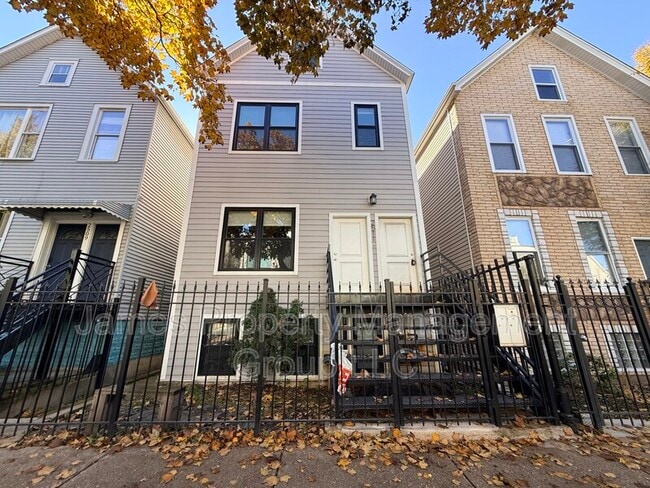 Primary Photo - 2511 W Cortland St