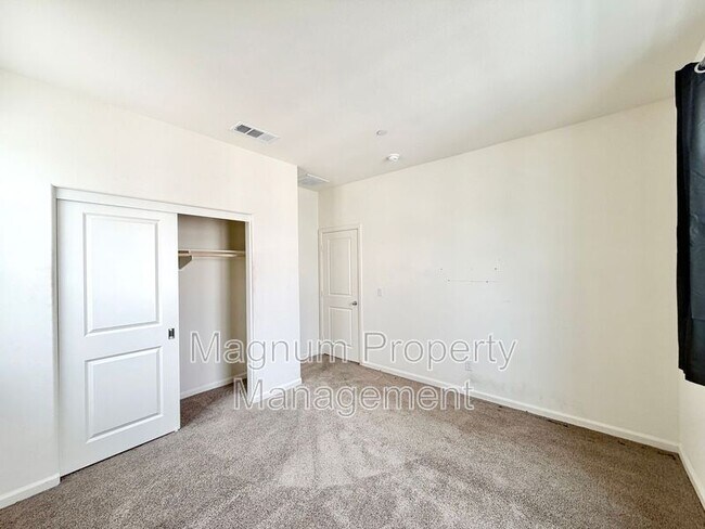 Building Photo - 25161 Harmony Ave