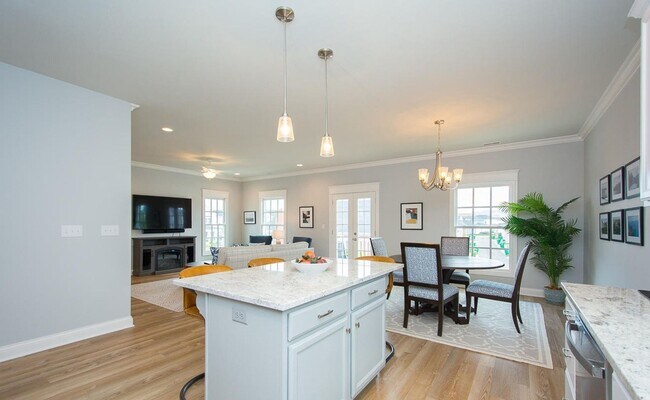 Building Photo - Norton Commons Fully Furnished Condo for Rent!