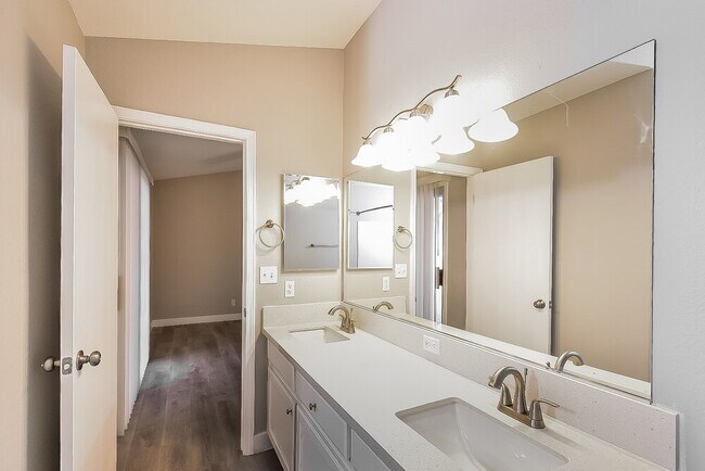 Building Photo - 4007 Mystic Canyon Ct