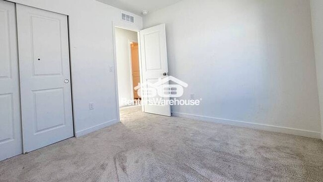 Building Photo - Spacious and Luxurious Home with 2 Car Garage in Bennett