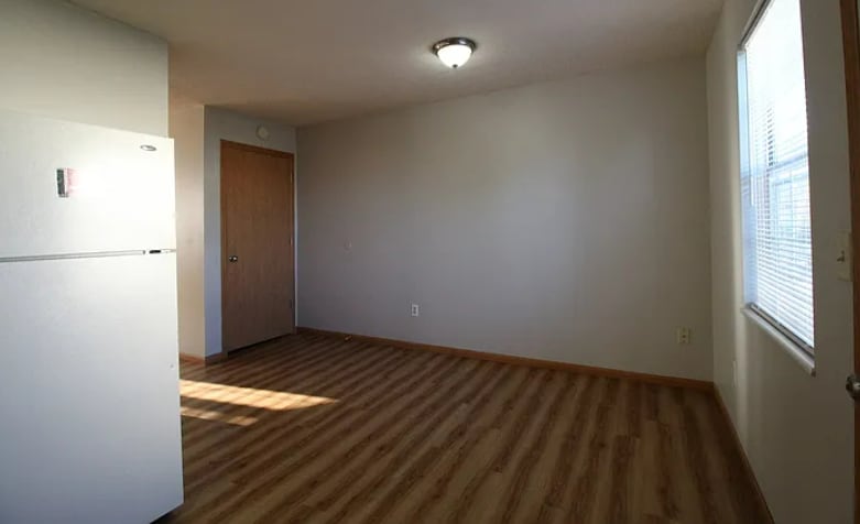 Building Photo - 2649 Sandbury Blvd