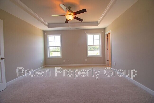 Building Photo - 2220 Oldenburg Ln