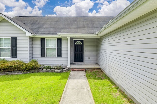 Building Photo - 114 Mustang Dr