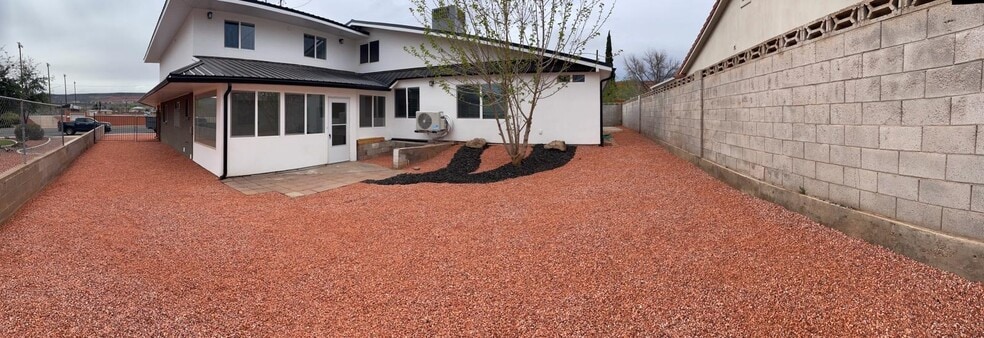 Building Photo - 175 S 400 E