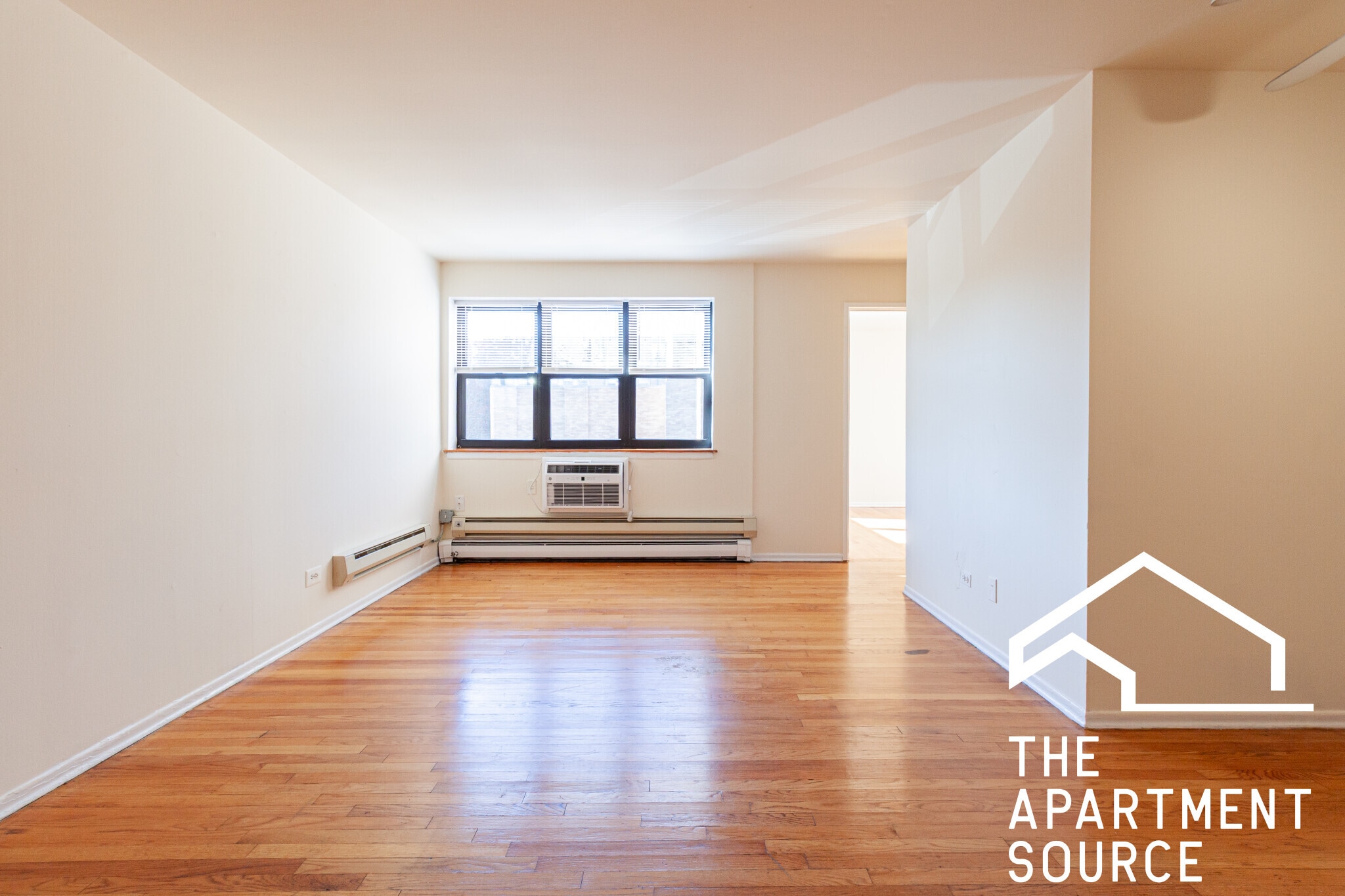 Building Photo - 665 W Wrightwood Ave