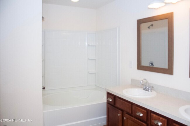 Building Photo - 2339 Sotterley Ln