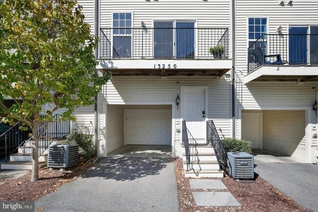 Building Photo - 13250 Shawnee Ln