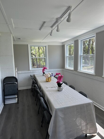 Building Photo - 713 Biddle Rd