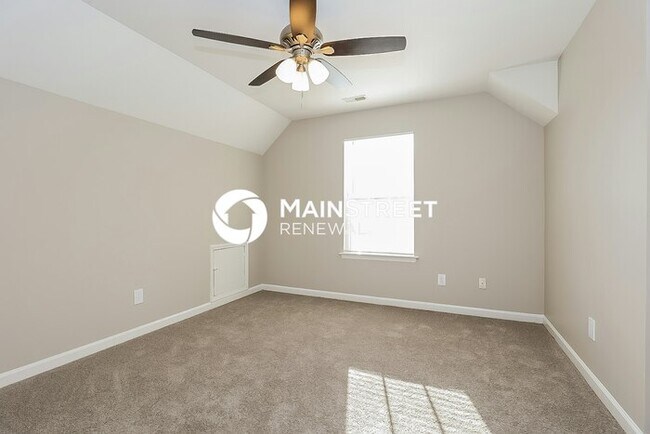 Building Photo - 3 Bedroom Pet-Friendly Home in ANTIOCH, TN with Main Street Renewal