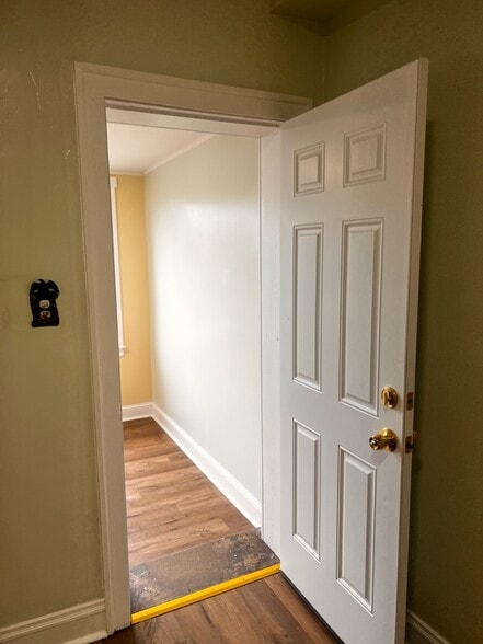 Building Photo - 6113 S Sacramento Ave