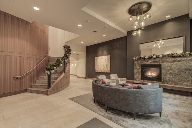 Building Photo - Great 2bd/2ba modern town home located in the center of South Lake Union W/S/G and ( 2) parking s...