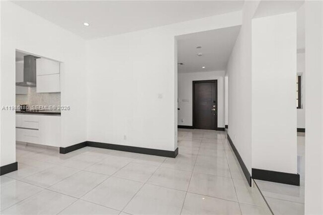 Building Photo - 519 Alhambra Cir