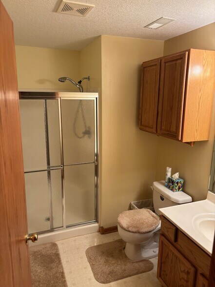 Bath - 495 S 51st St