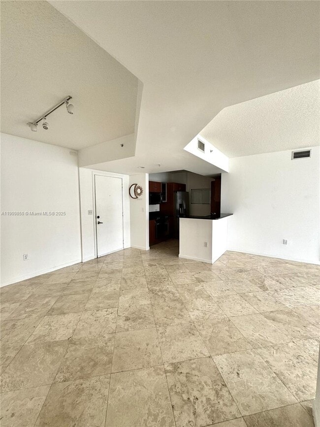 Building Photo - 18800 NE 29th Ave