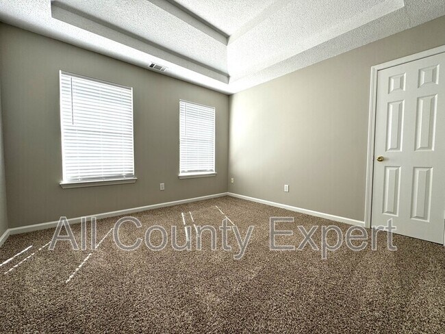 Building Photo - 4605 Skyward Pass