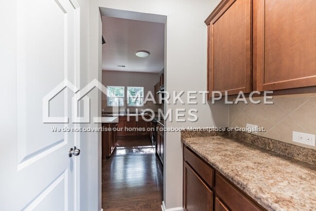 Building Photo - 115 Rawlins Dr
