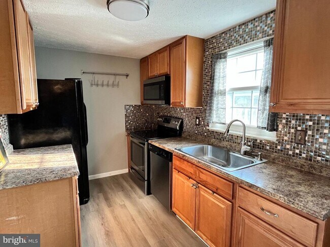 Building Photo - 7766 Epsilon Dr