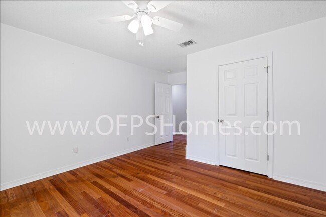 Building Photo - 4 Bedroom Home in Antioch Estates