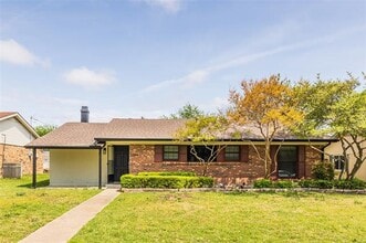 Building Photo - 2025 Japonica Ln