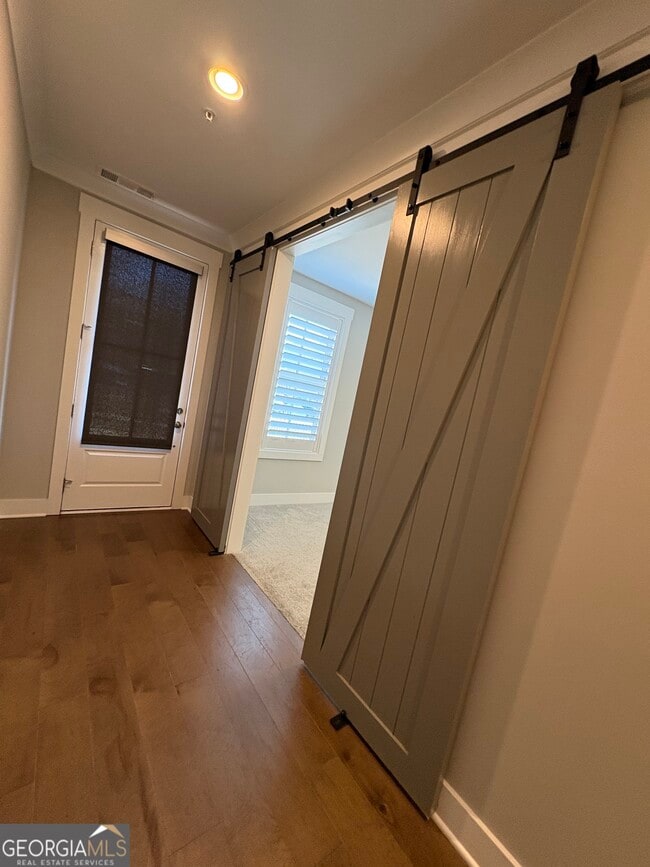 Building Photo - 1104 Thomas St