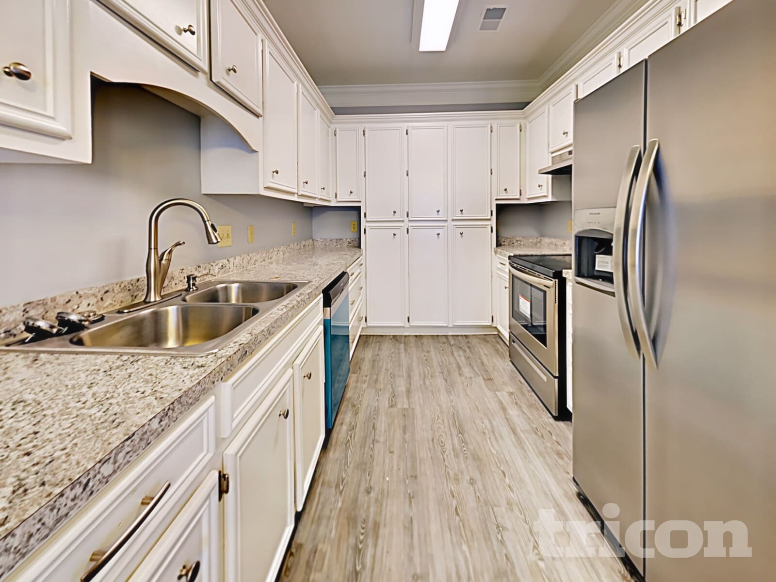 Building Photo - 242 Chisolm Cir