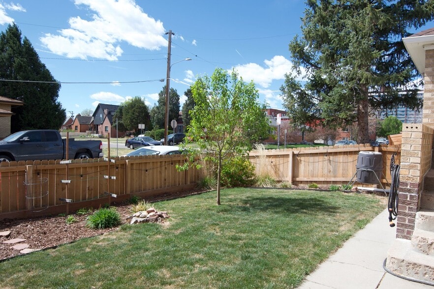 Building Photo - 1600 Winona Ct