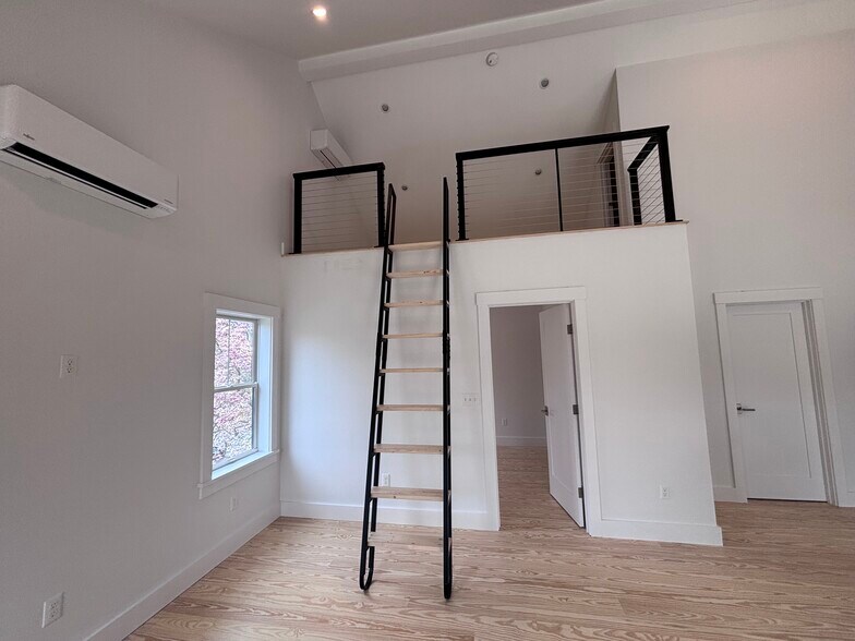 Building Photo - 29 Pigeon Hill St