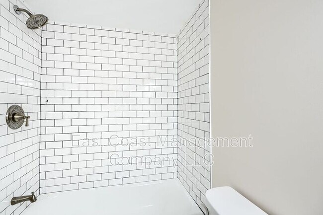 Building Photo - 3028 Chelsea Terrace