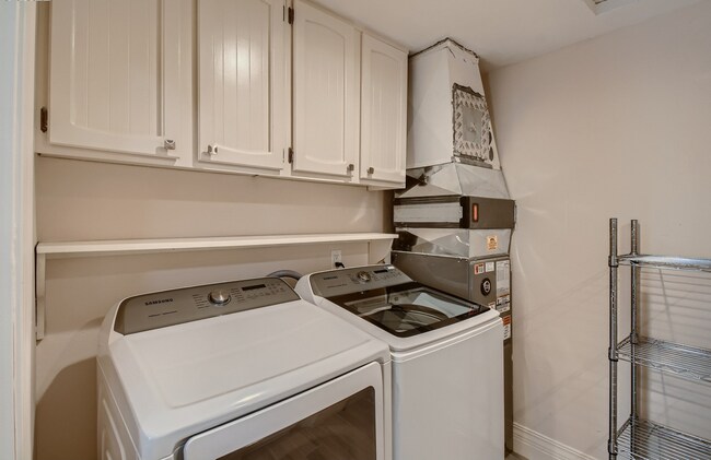 Building Photo - Remodeled Single-Level 2BR/2BA End Unit — Private Courtyard, 2-Car Garage & Mountain Park Ameniti...
