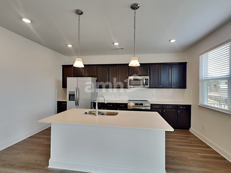 Building Photo - 229 Marin Dr
